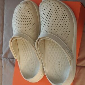 LiteRide Clog by CROCS Men's 6 / Women's 8 White Comfort Slip